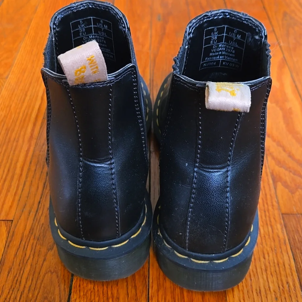 Dr Martens Vegan 2976 Chelsea Boot Wmns 7 - Picture 2 of 5